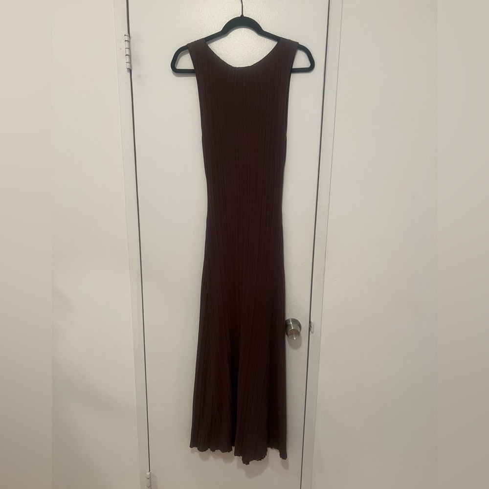 IVY COFFEE SLEEVELESS MIDI DRESS